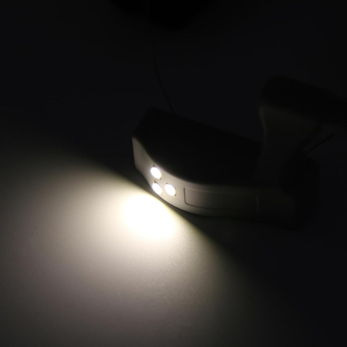 Universal LED Cabinet Hinge Light with Automatic Sensor, Battery Powered Cupboard Closet Hinge Lamp, Easy Install, 3 LED, Available in 1PC / 2PCS / 5PCS