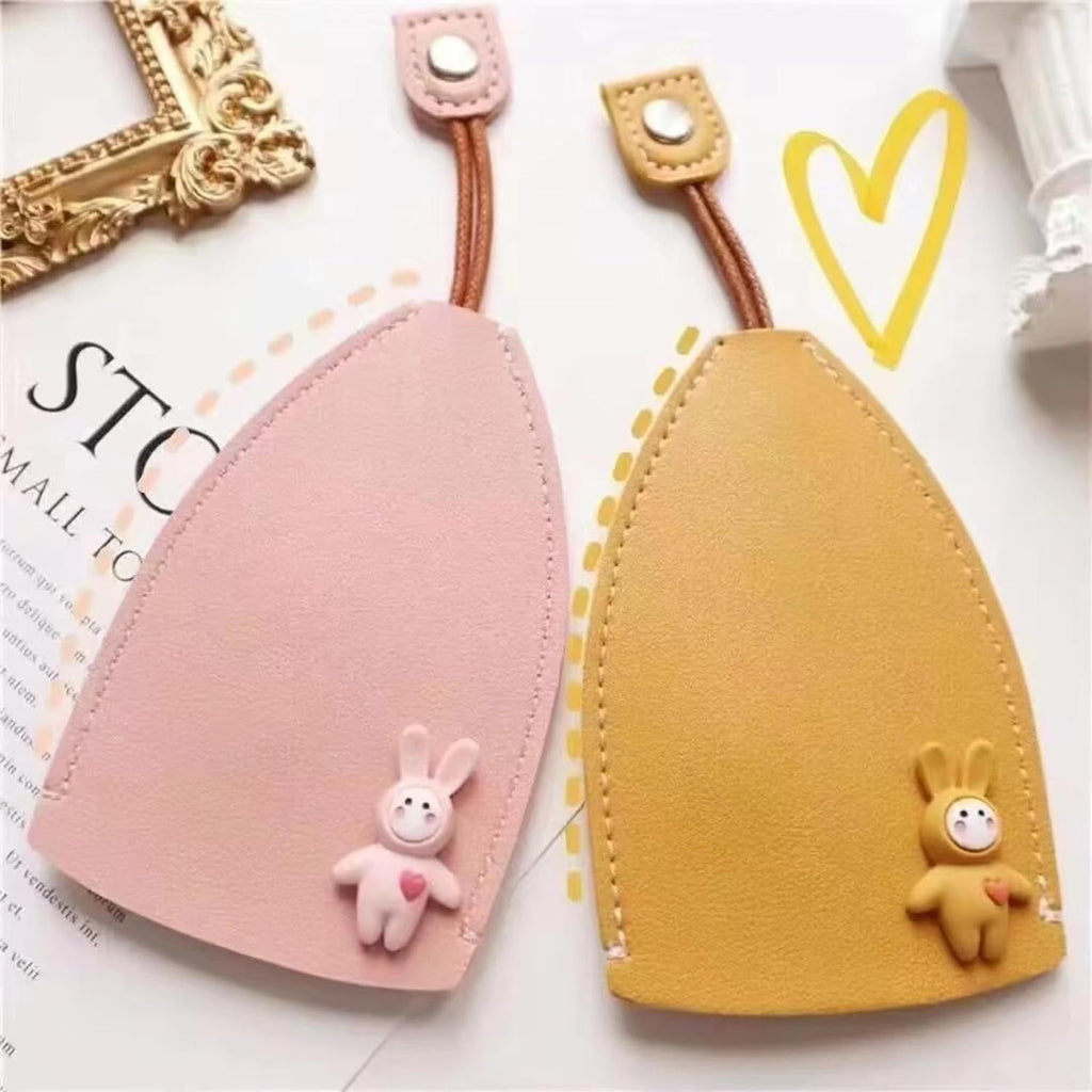 Retractable Leather Key Holder Pouch for Women – Pull-Out Car Key Organizer Case with Keychain, Compact House Key Wallet