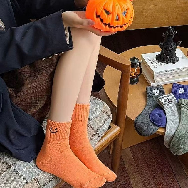 Halloween Socks for Women & men, One Size Fits Most, Cute Pumpkin & Ghost Novelty Crew Socks, Soft Warm Stretchy Knit Socks for Fall Winter, Halloween Party Gifts