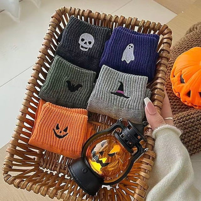 Halloween Socks for Women & men, One Size Fits Most, Cute Pumpkin & Ghost Novelty Crew Socks, Soft Warm Stretchy Knit Socks for Fall Winter, Halloween Party Gifts