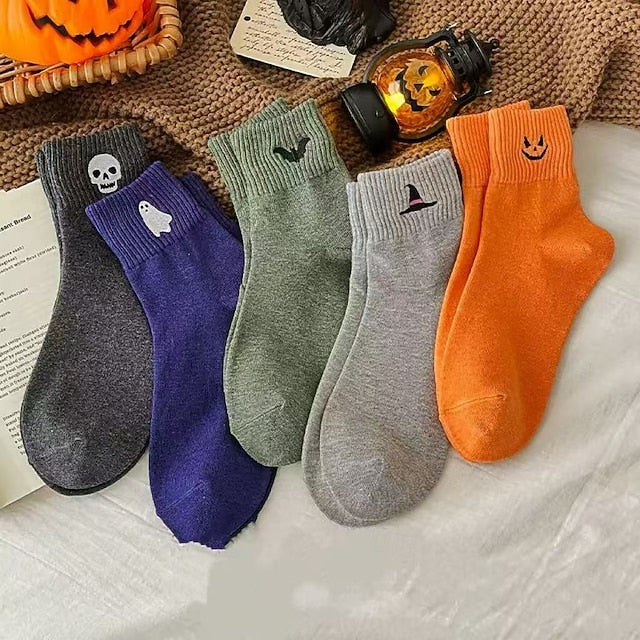 Halloween Socks for Women & men, One Size Fits Most, Cute Pumpkin & Ghost Novelty Crew Socks, Soft Warm Stretchy Knit Socks for Fall Winter, Halloween Party Gifts