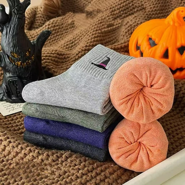Halloween Socks for Women & men, One Size Fits Most, Cute Pumpkin & Ghost Novelty Crew Socks, Soft Warm Stretchy Knit Socks for Fall Winter, Halloween Party Gifts